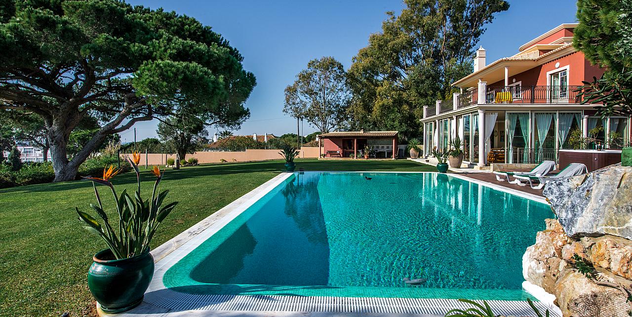 Casa Ana | beachfront villas Albufeira