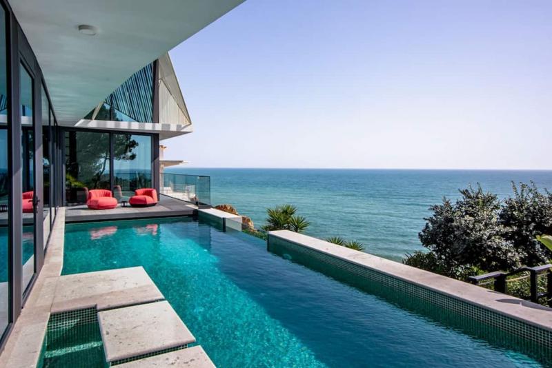 Luxury Albufeira Villa with Pool, Sauna and Views